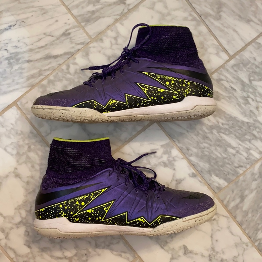 Hypervenom Phelon II Indoor Soccer Cleats